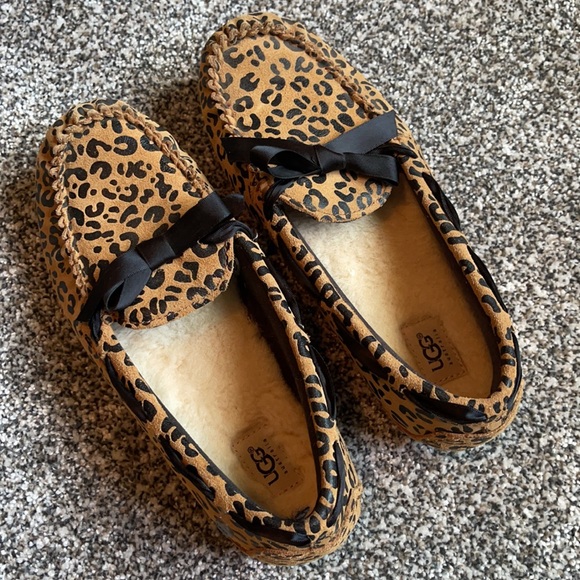 Like new Cheetah print Ugg Moccasins - Picture 6 of 10